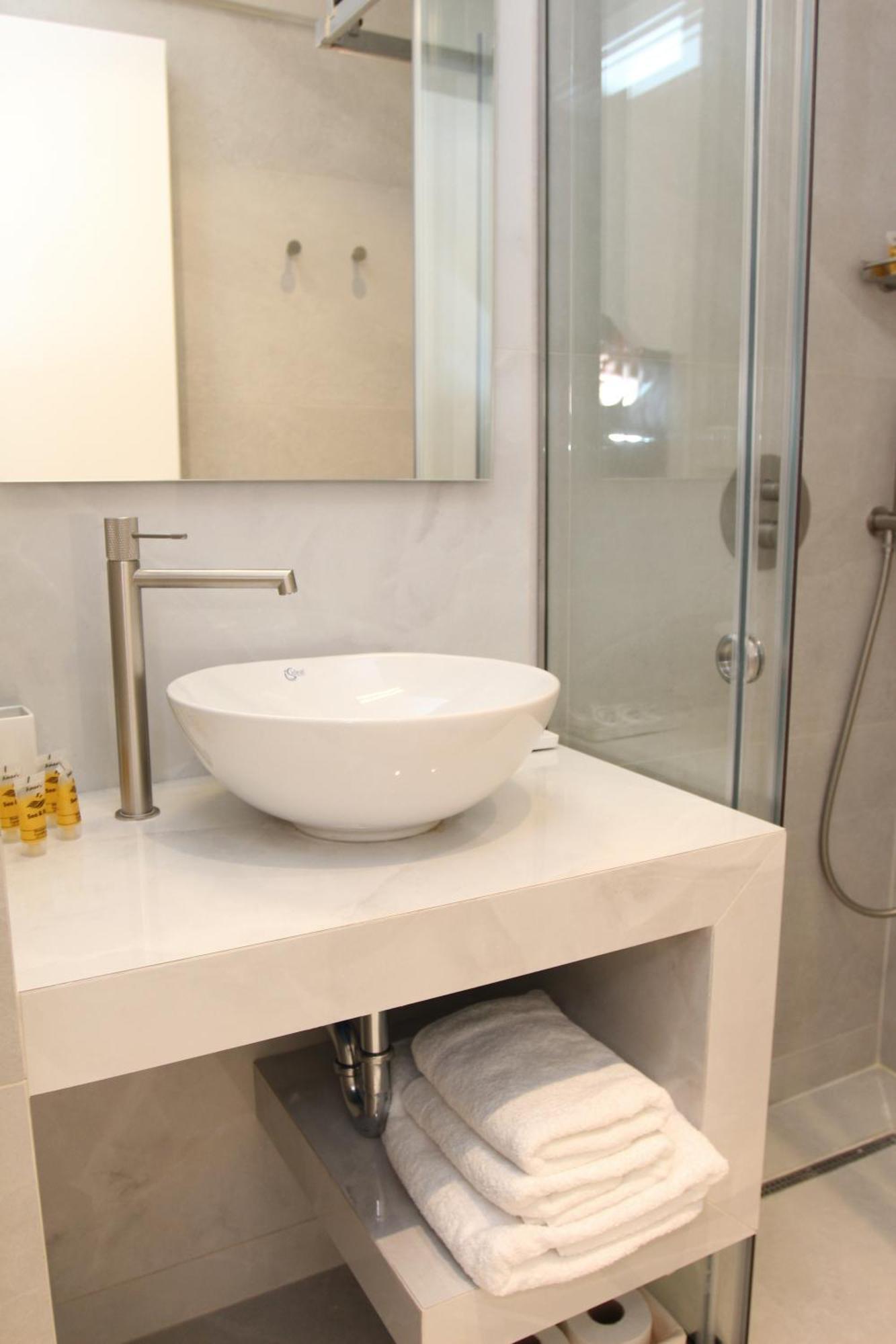 Central Metropolis Luxury Living Athens Ngoại thất bức ảnh